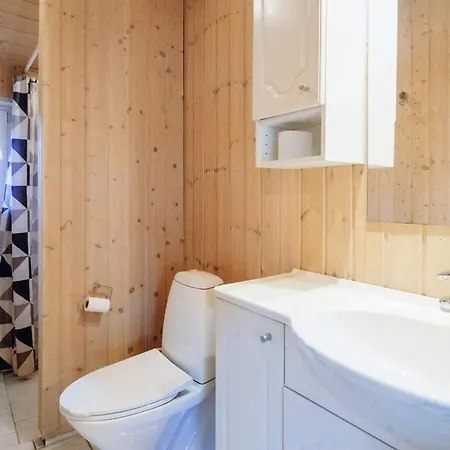 Three-bedroom In 81 Holiday home