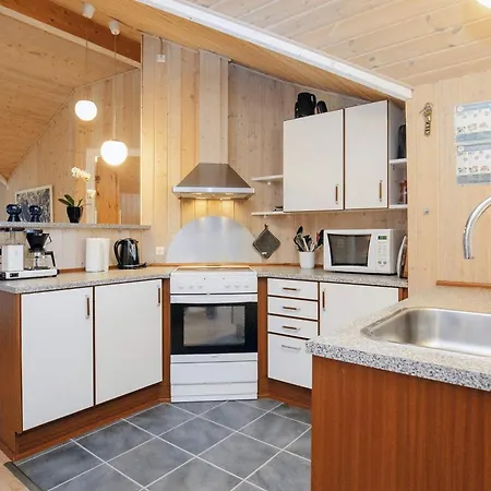 Three-bedroom In 81 * Lokken