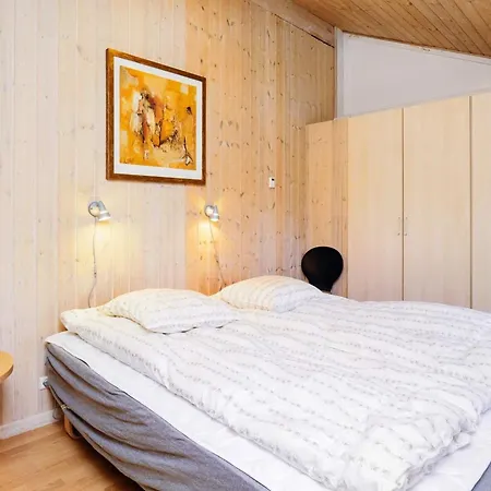 Three-bedroom In 81 * Lokken