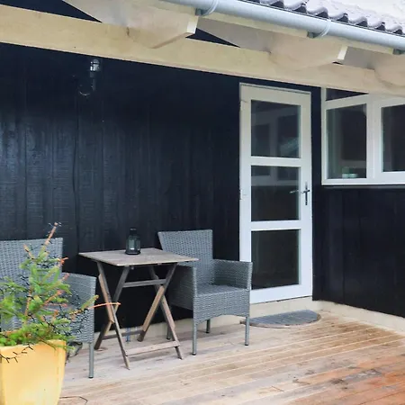 Three-bedroom In 81 Holiday home