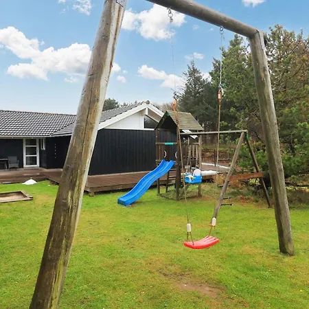 Three-bedroom In 81 Holiday home *