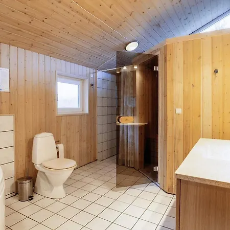 Three-bedroom In 81 * Lokken