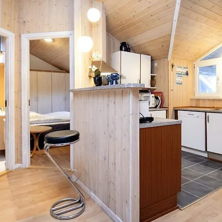 Three-bedroom In 81 Holiday home